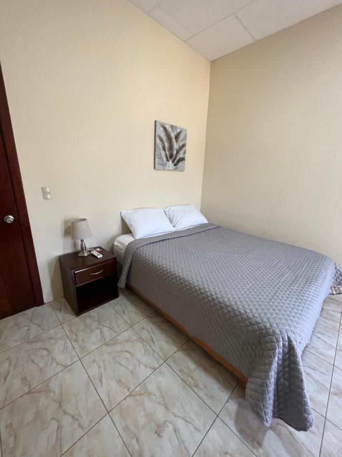 Apartahotel Casa Soleil Puerto Villamil Habitación foto