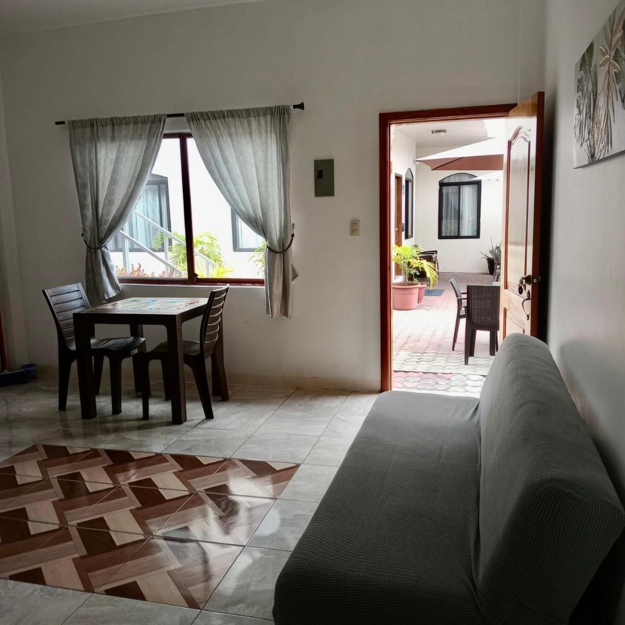 Apartahotel Casa Soleil Puerto Villamil Habitación foto